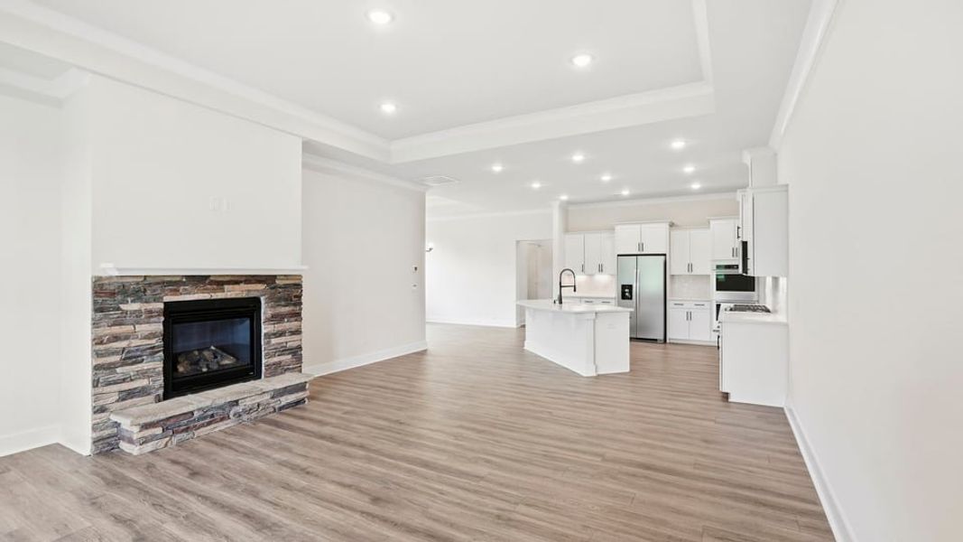 Spacious, unfurnished interior of a new home in Sycamore Cove, Woodruff (Image 28).