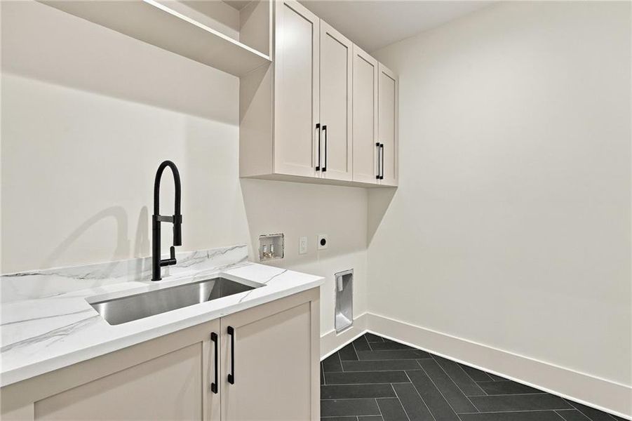 Furnished interior view inside a new home in , Alpharetta (Image 18).