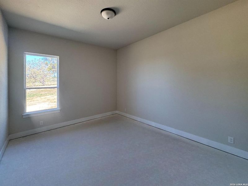 Spacious, unfurnished interior of a new home in Waldsanger, New Braunfels (Image 21).