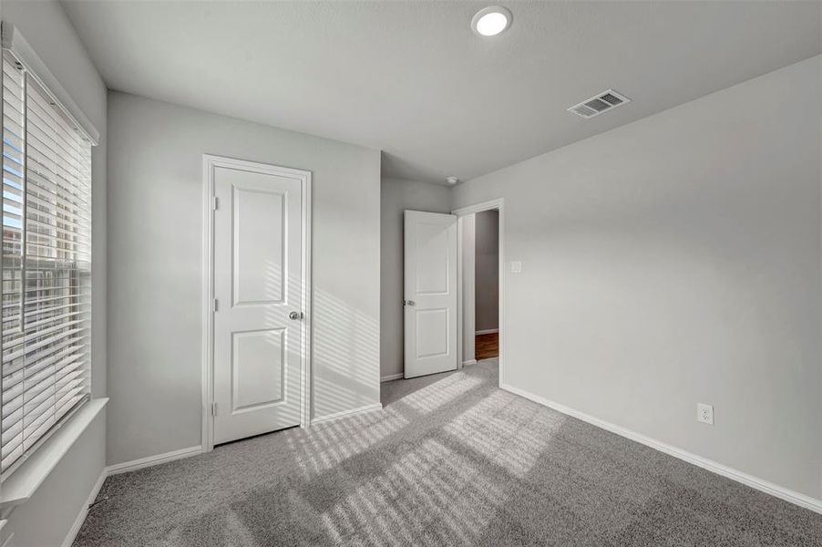 Spacious, unfurnished interior of a new home in ValleyBrooke, Mesquite (Image 19).