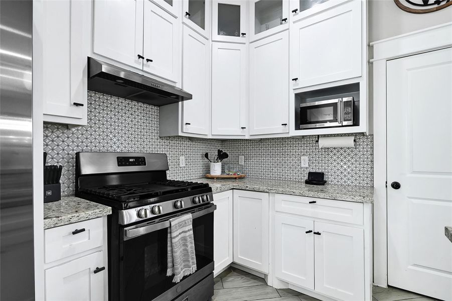 Furnished interior view inside a new home in , La Porte (Image 15).