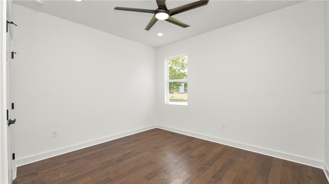 Spacious, unfurnished interior of a new home in , Lakeland (Image 31).