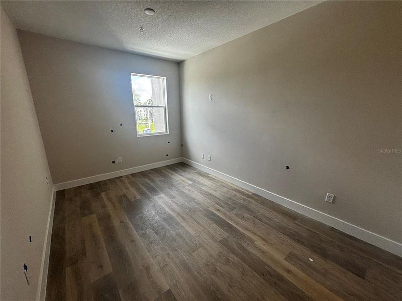 Spacious, unfurnished interior of a new home in , Orlando (Image 14).