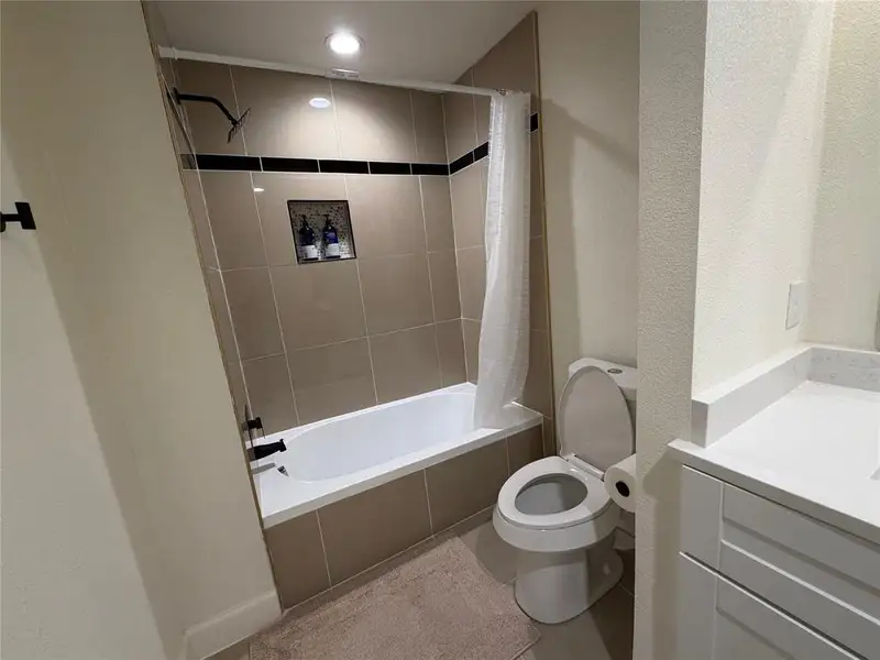 Upstair Bathroom