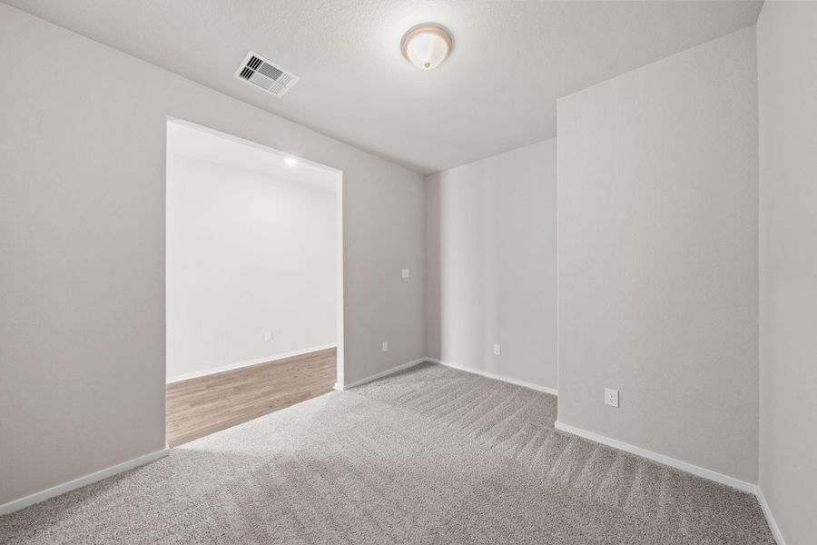 Spacious, unfurnished interior of a new home in Creekhaven, Rosharon (Image 21).