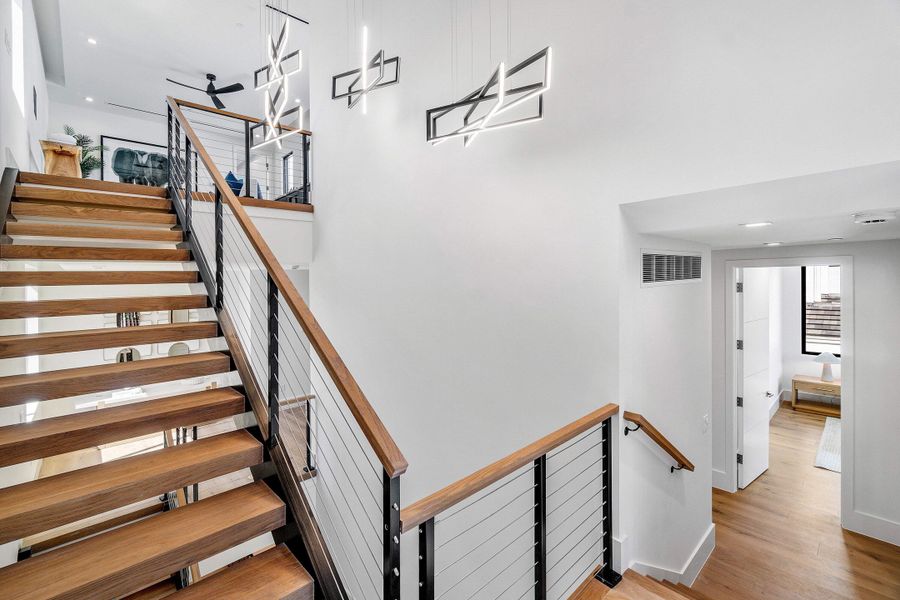 043-810PalmTrail-DelrayBeach-FL-33483-SM