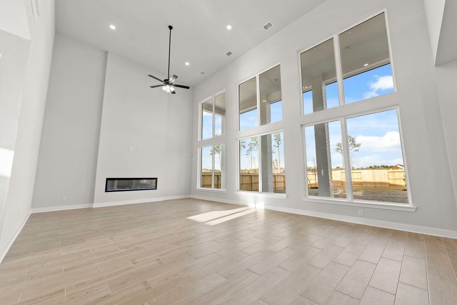 Representative image. Features, specifications, selections and colors may vary. Representative image. Features, specifications, selections and colors may vary.