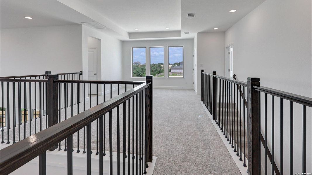 Spacious, unfurnished interior of a new home in Ladera, San Antonio (Image 21).