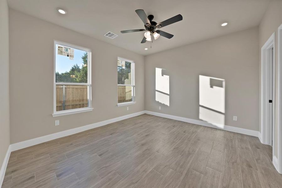 Spacious, unfurnished interior of a new home in , Granbury (Image 21).