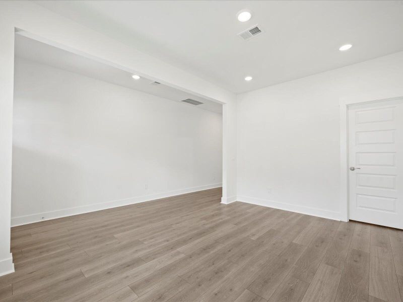 Spacious, unfurnished interior of a new home in The Coves at Lakes of Cane Bay, Summerville (Image 18). Spacious, unfurnished interior of a new home in The Coves at Lakes of Cane Bay, Summerville (Image 18).