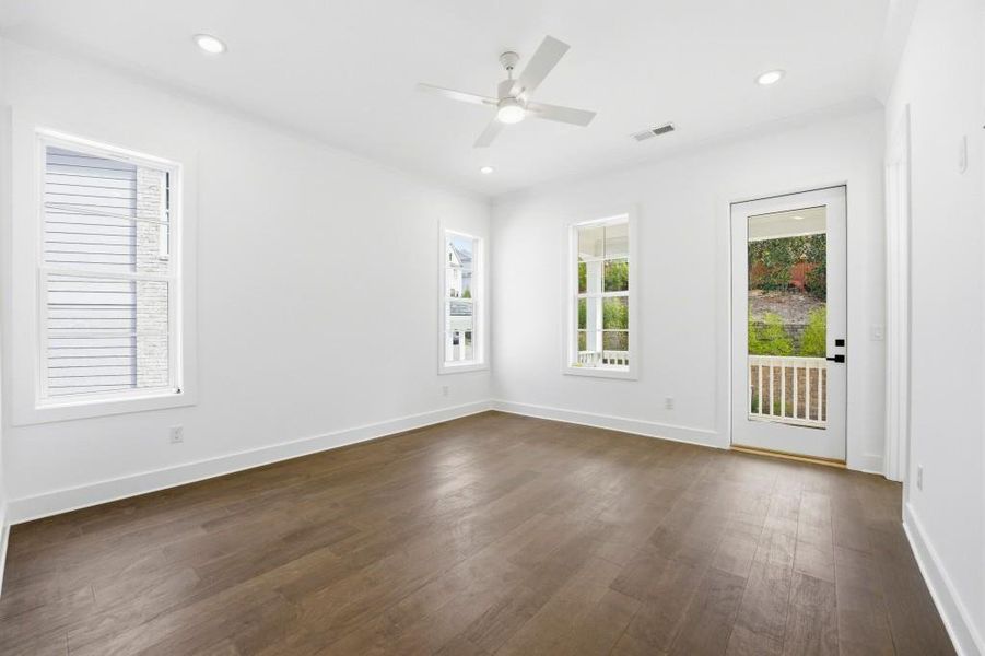 Spacious, unfurnished interior of a new home in , Roswell (Image 18).