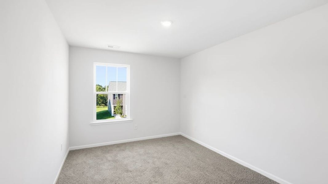 Spacious, unfurnished interior of a new home in Cloverdale Hills, Piedmont (Image 26).
