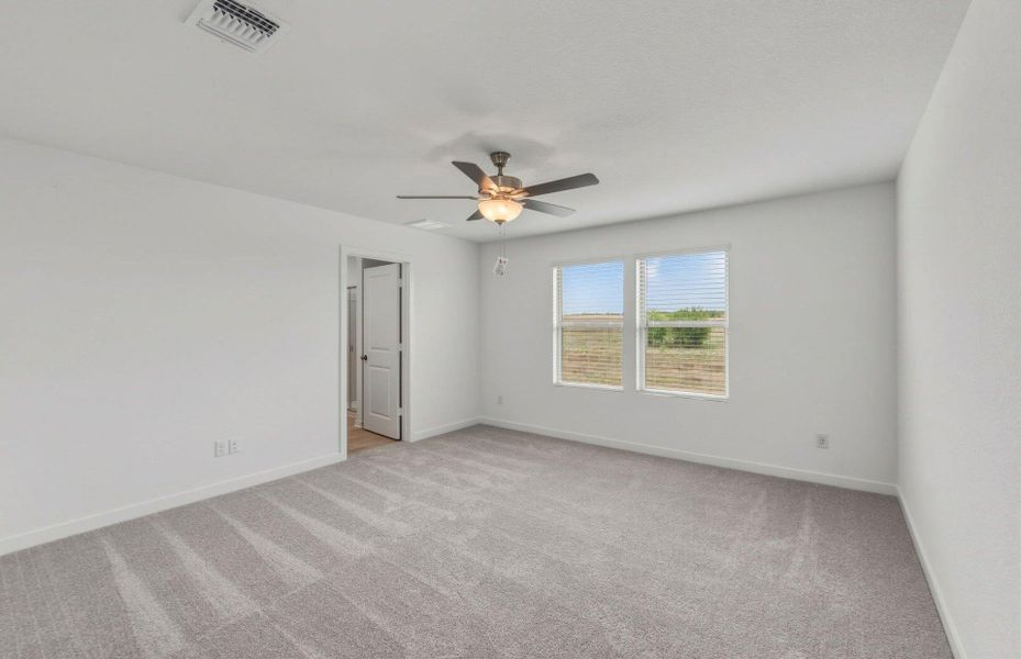 Spacious, unfurnished interior of a new home in Sonterra, Jarrell (Image 25).