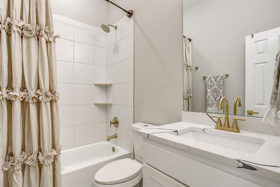 Furnished interior view inside a new home in , Mineral Wells (Image 15).