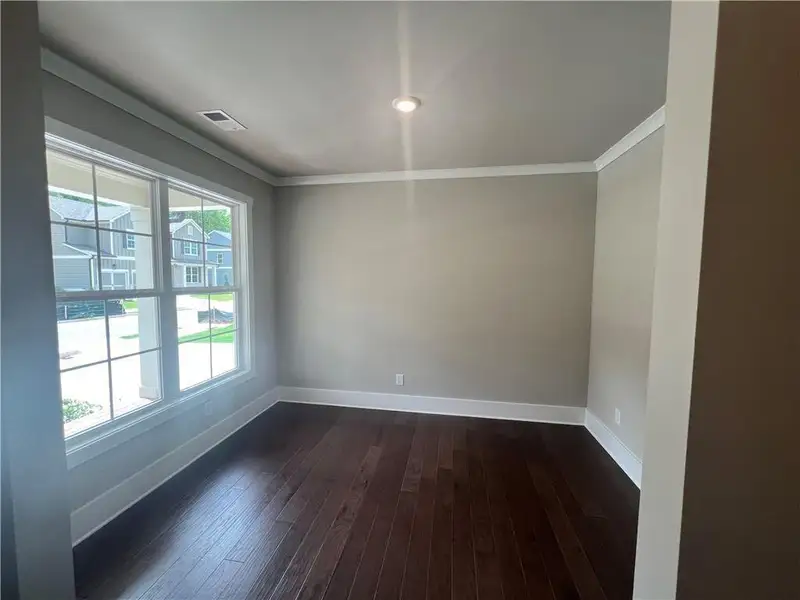 Spacious, unfurnished interior of a new home in , Canton (Image 4).