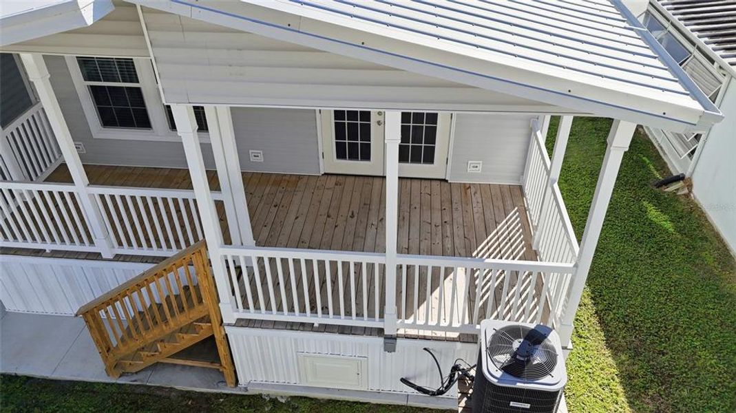Exterior details and patio area of a home in , Venice (Image 16).