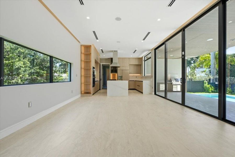 Spacious, unfurnished interior of a new home in , Hollywood (Image 27).