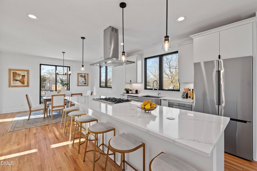 24-813 N Roxboro_6734 24-813 N Roxboro_6734