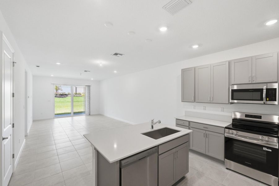 Prices, dimensions and features may vary and are subject to change. Photos are for illustrative purposes only. Prices, dimensions and features may vary and are subject to change. Photos are for illustrative purposes only.