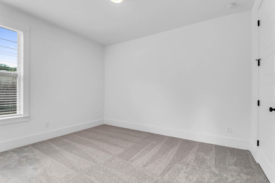 Spacious, unfurnished interior of a new home in , Summerville (Image 20).