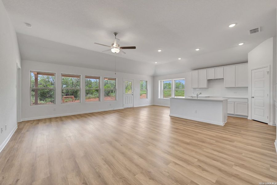 Spacious, unfurnished interior of a new home in Chaparral Ranch, Floresville (Image 32).