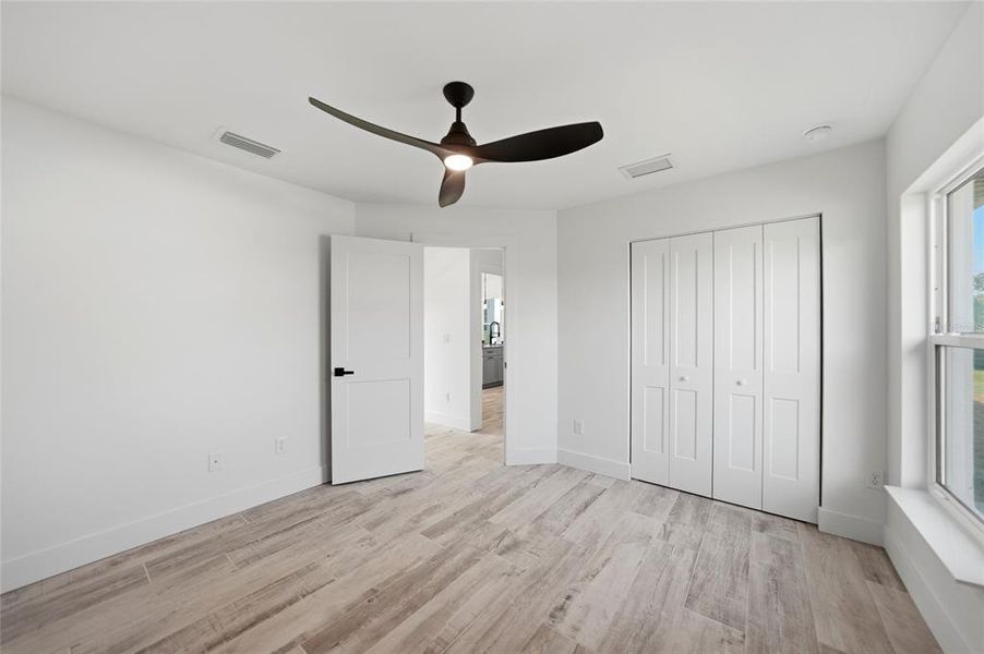 Spacious, unfurnished interior of a new home in , Arcadia (Image 35).