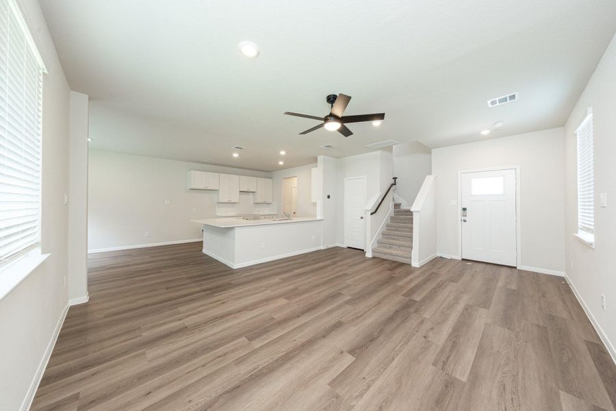 Spacious, unfurnished interior of a new home in Bammel Oaks, Houston (Image 20).