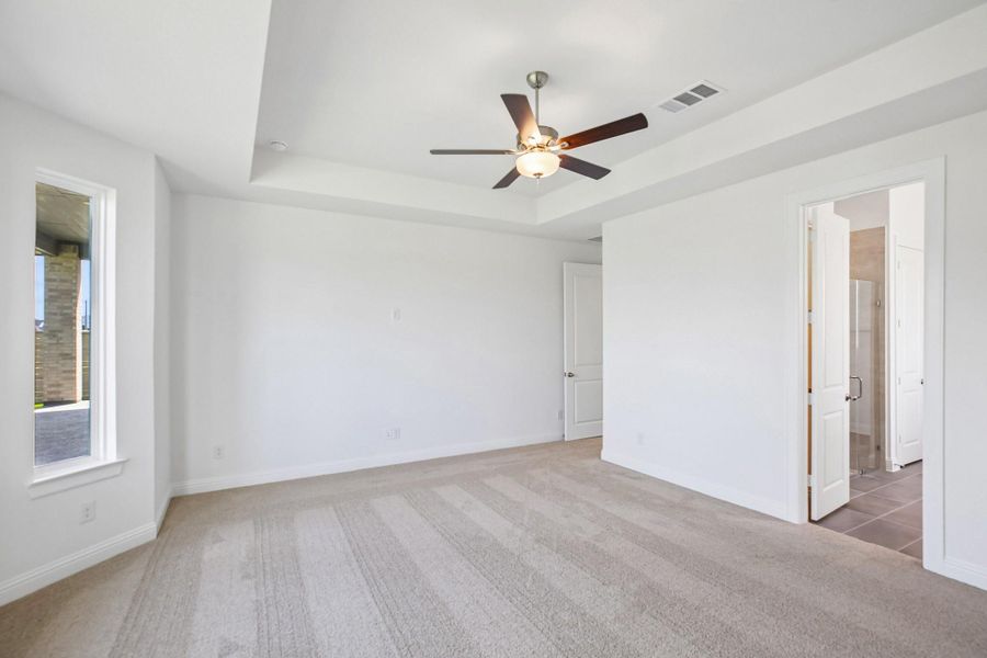 Spacious, unfurnished interior of a new home in Legacy, Friendswood (Image 24).