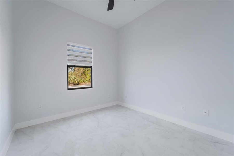 Spacious, unfurnished interior of a new home in , Lehigh Acres (Image 14).