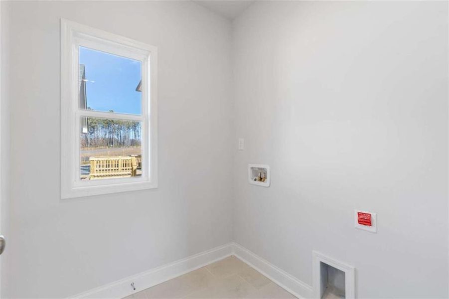 Spacious, unfurnished interior of a new home in , Athens (Image 17).