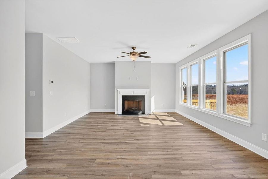 Spacious, unfurnished interior of a new home in , Homer (Image 14).