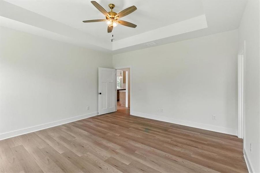 Spacious, unfurnished interior of a new home in , Waleska (Image 17).