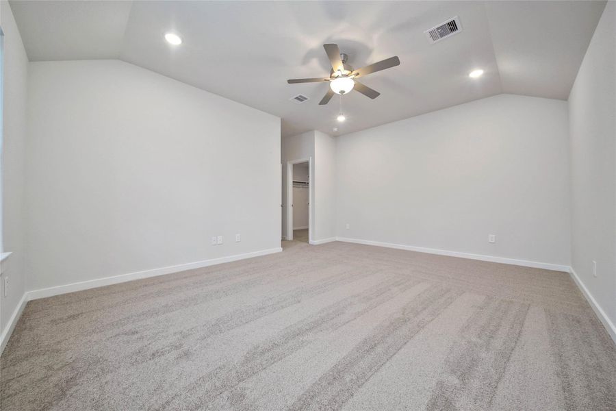 Spacious, unfurnished interior of a new home in , New Caney (Image 16).
