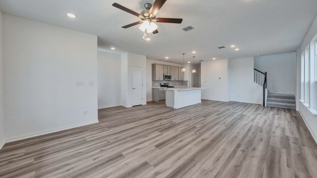 Furnished interior view inside a new home in Spring Creek, Taylor (Image 5).
