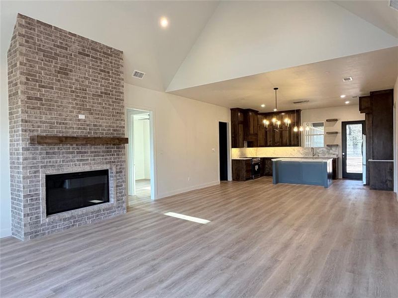 Spacious, unfurnished interior of a new home in , Waco (Image 3).