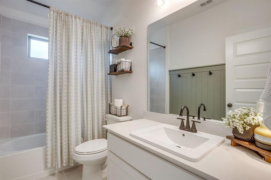 Full bathroom Full bathroom