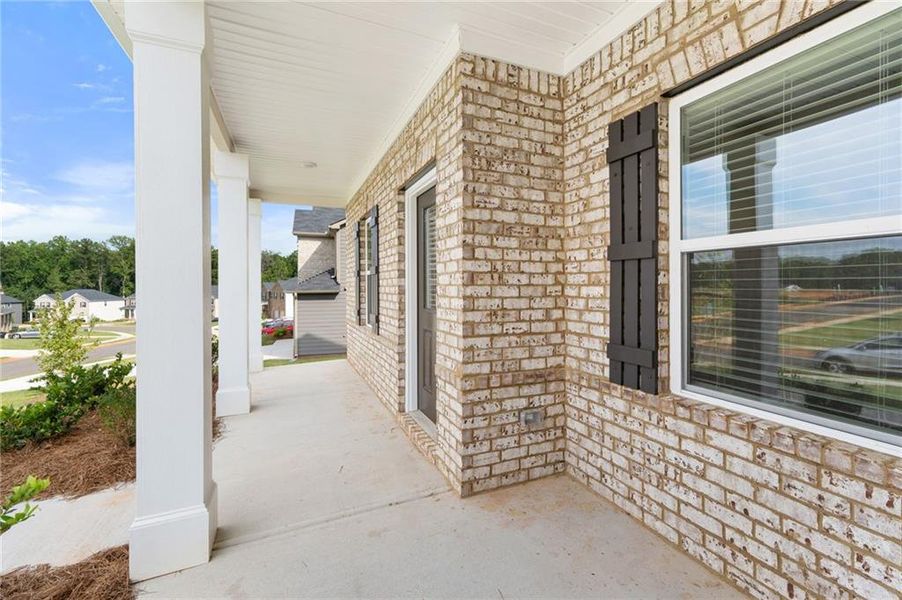 Exterior details and patio area of a home in Fern Dale, Fairburn (Image 3).