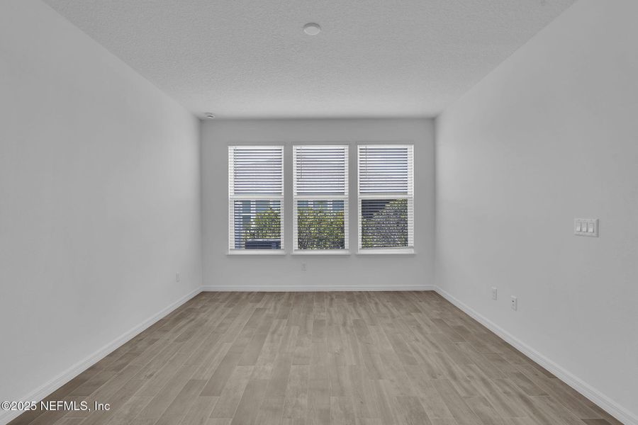 Spacious, unfurnished interior of a new home in , Yulee (Image 23).