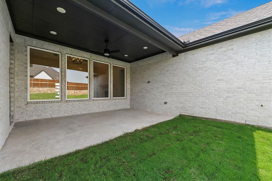 View of patio / terrace with a ceiling fan
