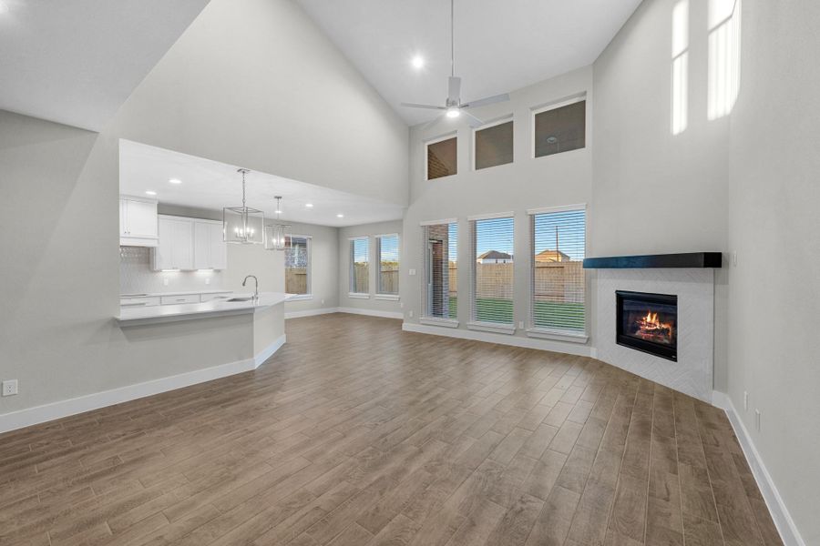 Spacious, unfurnished interior of a new home in Briarwood Crossing, Rosenberg (Image 18).