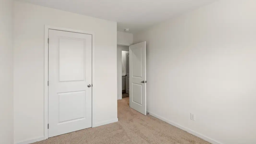 Spacious, unfurnished interior of a new home in Keebler Meadows, Johnson City (Image 28).