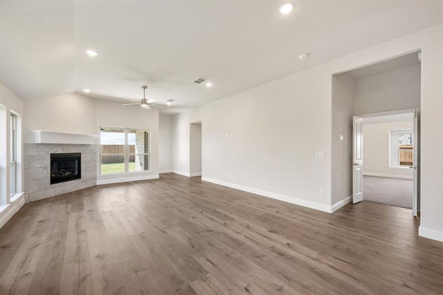 Spacious, unfurnished interior of a new home in Stone River Glen 50s, Royse City (Image 21). Spacious, unfurnished interior of a new home in Stone River Glen 50s, Royse City (Image 21).