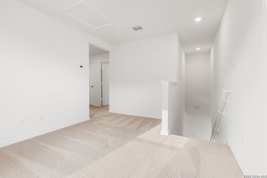 Spacious, unfurnished interior of a new home in Woodside Farms, Seguin (Image 22).