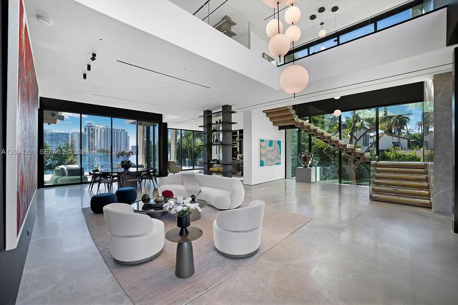 Community amenities in , Miami Beach (Image 48).