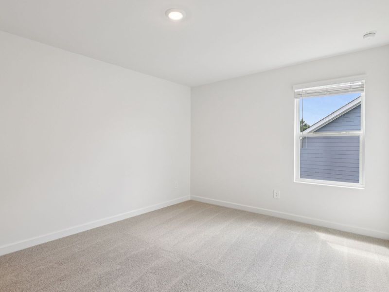 Spacious, unfurnished interior of a new home in Brighton Springs, York (Image 17).