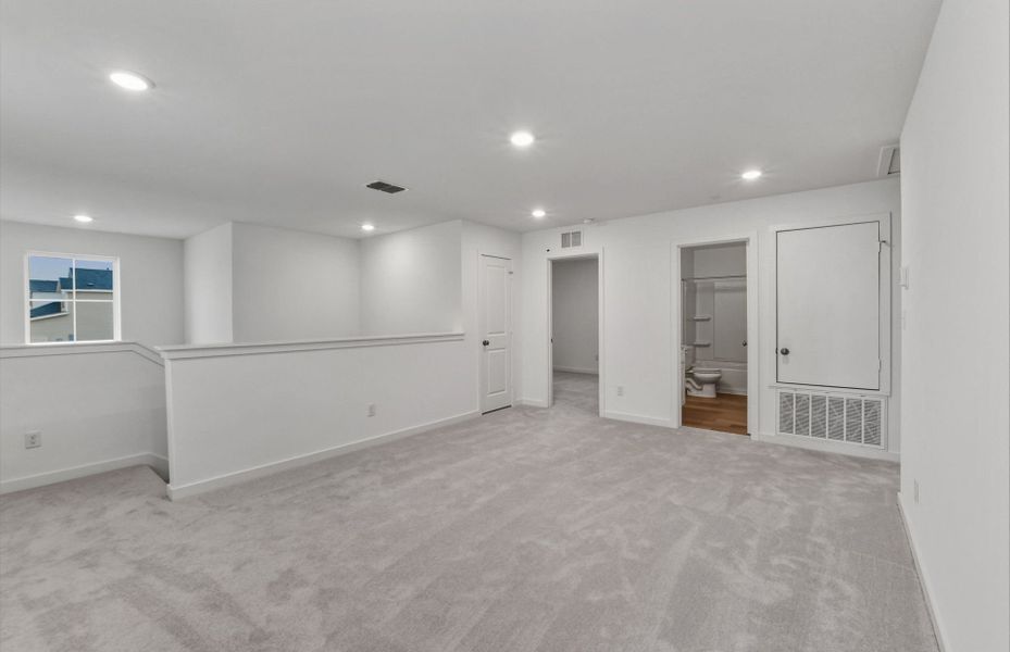 Spacious, unfurnished interior of a new home in Cameron Place, Austin (Image 25).