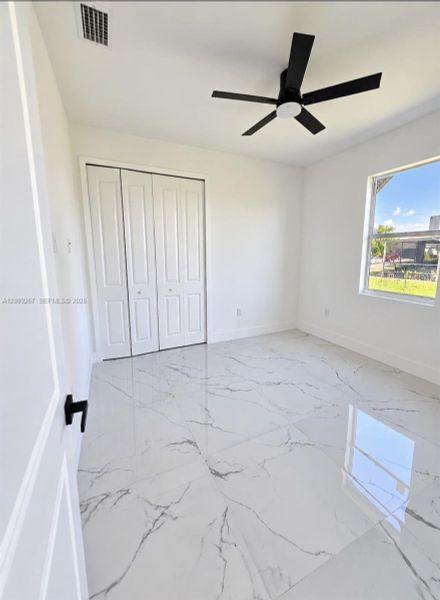 Spacious, unfurnished interior of a new home in , Lehigh Acres (Image 23).