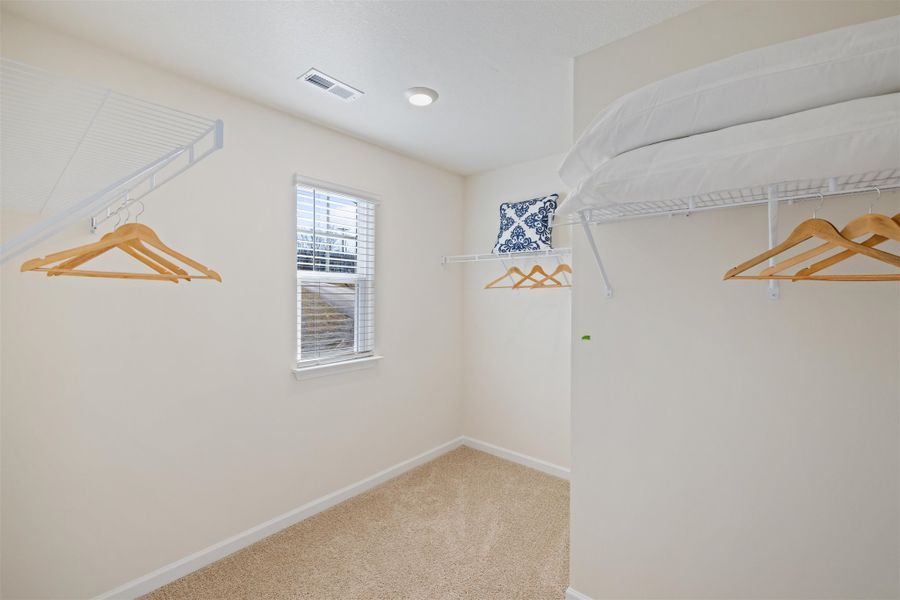 Representative unfurnished interior of a home built from the Robie by D.R. Horton in Johnson Farms, Greeneville (Image 19).
