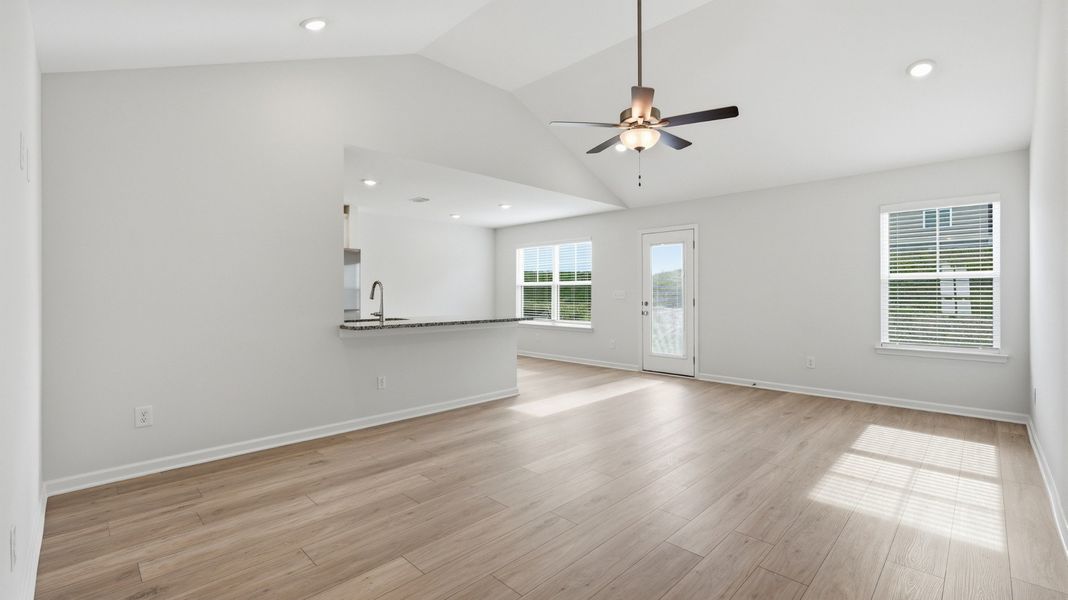 Spacious, unfurnished interior of a new home in Wheatfield, Shelbyville (Image 11).