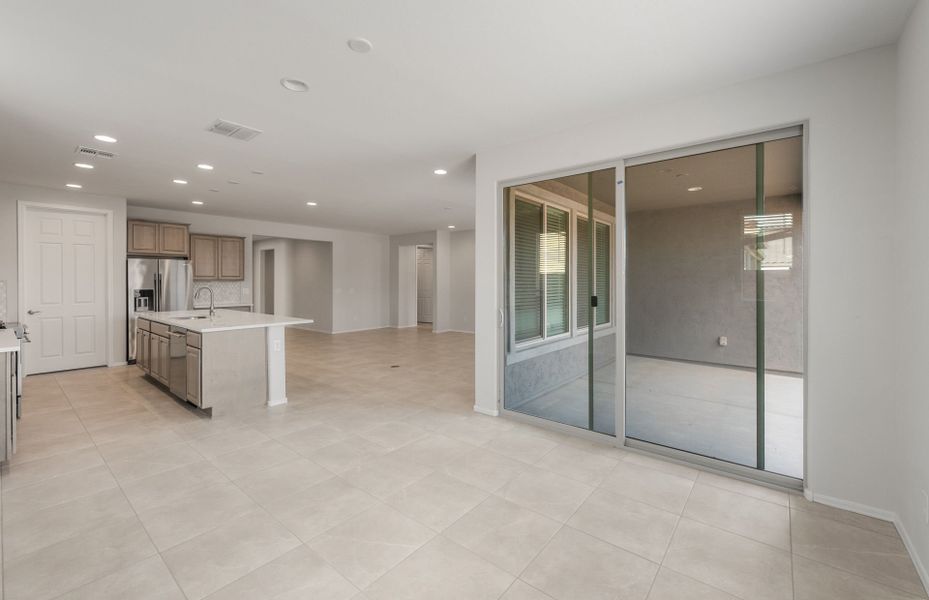 Furnished interior view inside a new home in Sun City Anthem at Merrill Ranch, Florence (Image 7).